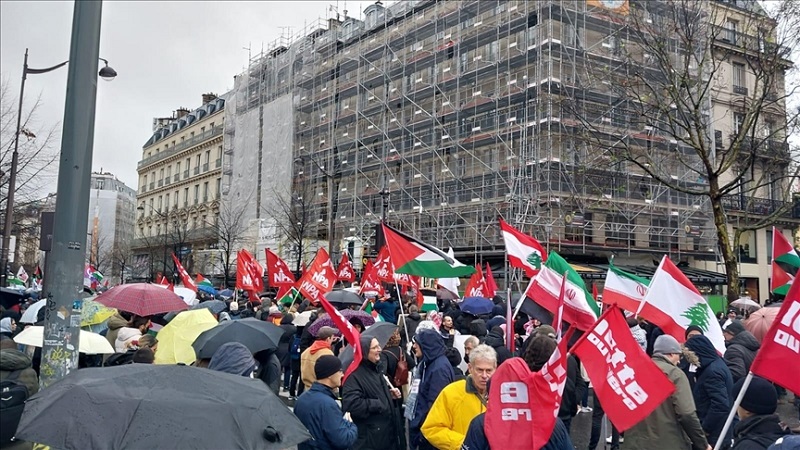 Guerre en Palestine : des personnes défilent à Paris en « solidarité avec le peuple de Gaza »