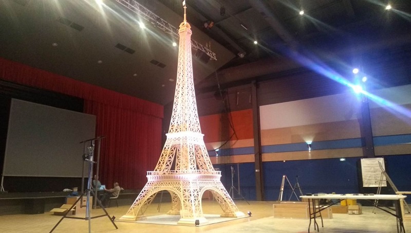 Un Français consacre 8 ans de sa vie à construire une Tour Eiffel en allumettes